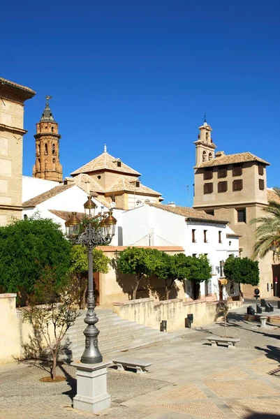 Buildings around Guerrero Munoz square, Antequera, Spain. — Stock Photo, Image