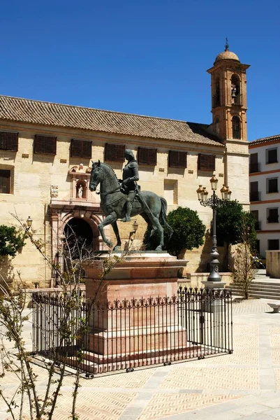Santa Catalina Kloster und Fernando-Statue, Antequera, Spanien. — Stockfoto