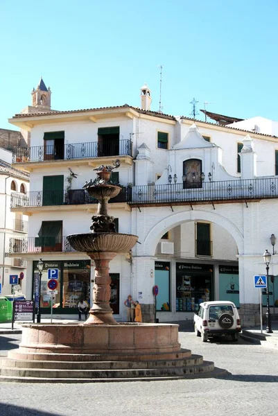 Fonte na Plaza San Sebastian, Antequera, Espanha . — Fotografia de Stock