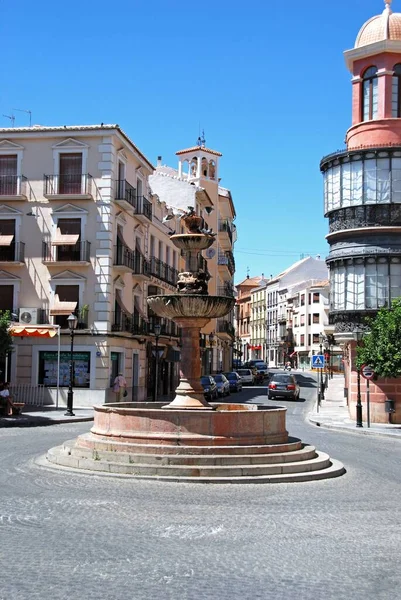 Fontanna w Plaza San Sebastian, Antequera, Hiszpania. — Zdjęcie stockowe