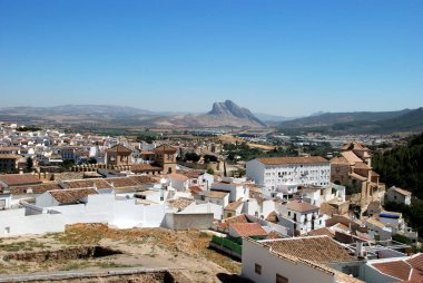 Aşıklar Kayası arkadan kuzeye, Antequera, Malaga Eyaleti, Endülüs, İspanya