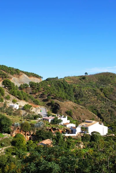山の中の小さな丘の中腹の村 ジョロクス マラガ県 アンダルシア スペイン 西ヨーロッパ — ストック写真