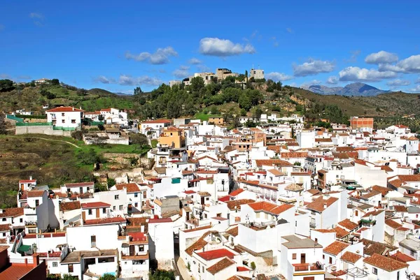 Vista General Ciudad Con Hotel Castillo Monda Cima Colina Monda —  Fotos de Stock