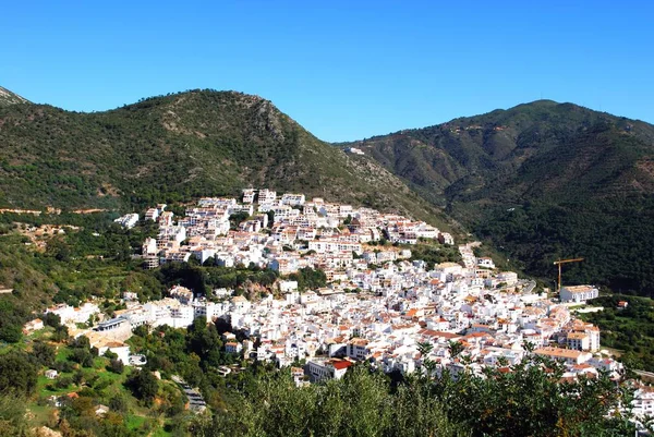 町とその周辺の田園地帯 オジェン マラガ県 アンダルシア スペイン 西ヨーロッパの標高の高い景色 — ストック写真