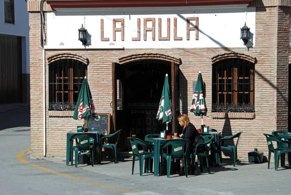 Monda Spanien Oktober 2008 Frau Sitzt Einem Tisch Café Jaula — Stockfoto