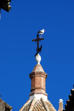 Benemeji Sarayı Markisi 'nin (Palacio dela Benameji) tepesindeki Leylek - şimdi Belediye Tarihi Müzesi, Ecija, Seville Eyaleti, Endülüs, İspanya, Avrupa.