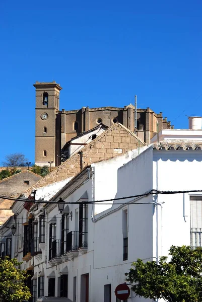 丘の上にサンタ マリア教会と下の町からの眺め サンタ マリア大聖堂 オサナ セビリア州 アンダルシア州 スペイン ヨーロッパ — ストック写真