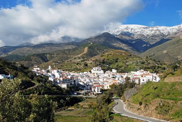町と周辺の田舎の景色 セデラ コスタ マラガ県 アンダルシア スペイン — ストック写真
