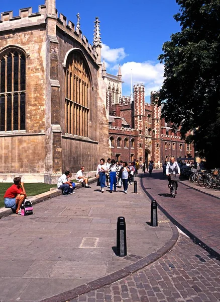 ケンブリッジ大学 1992年7月8日 1992年7月8日 イギリス イギリス 西ヨーロッパ ケンブリッジ セント ジョンズ ストリート沿いのセント — ストック写真