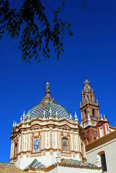 Θόλος Και Πύργος Της Εκκλησίας Του San Pedro Iglesia San — Φωτογραφία Αρχείου