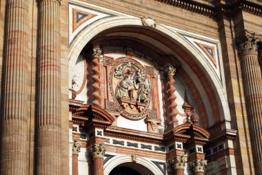 Katedrallerin Zincir Kapı Kapısı (Puerta de las Cadenas), Malaga, Costa del Sol, Malaga Eyaleti, Endülüs, İspanya.