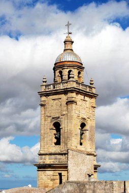 Santa Maria Kilisesi (Iglesia de Santa Maria Belediye Başkanı) çan kulesi, Medina Sidonia, Cadiz ili; Endülüs, İspanya
