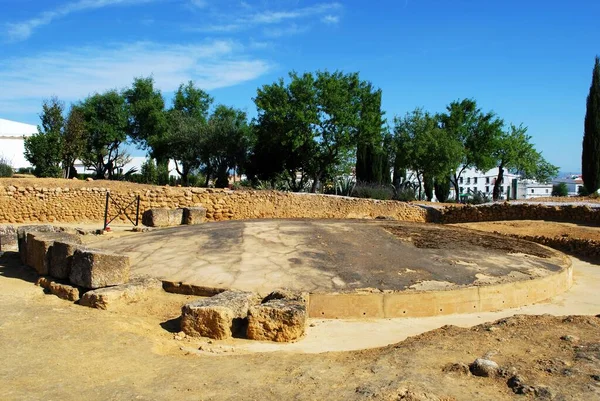 西班牙卡尔莫纳罗马墓葬和考古建筑群的圆形陵墓 — 图库照片
