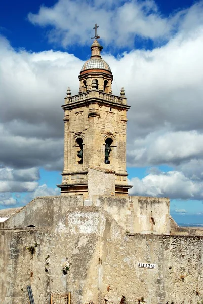 Średniowieczne Mury Miasta Dzwonnica Kościoła Santa Maria Medina Sidonia Prowincja — Zdjęcie stockowe