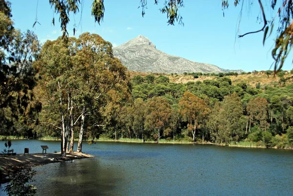 Vista Outro Lado Lago Para Montanhas Reserva Natural Nueva Andaluzia — Fotografia de Stock