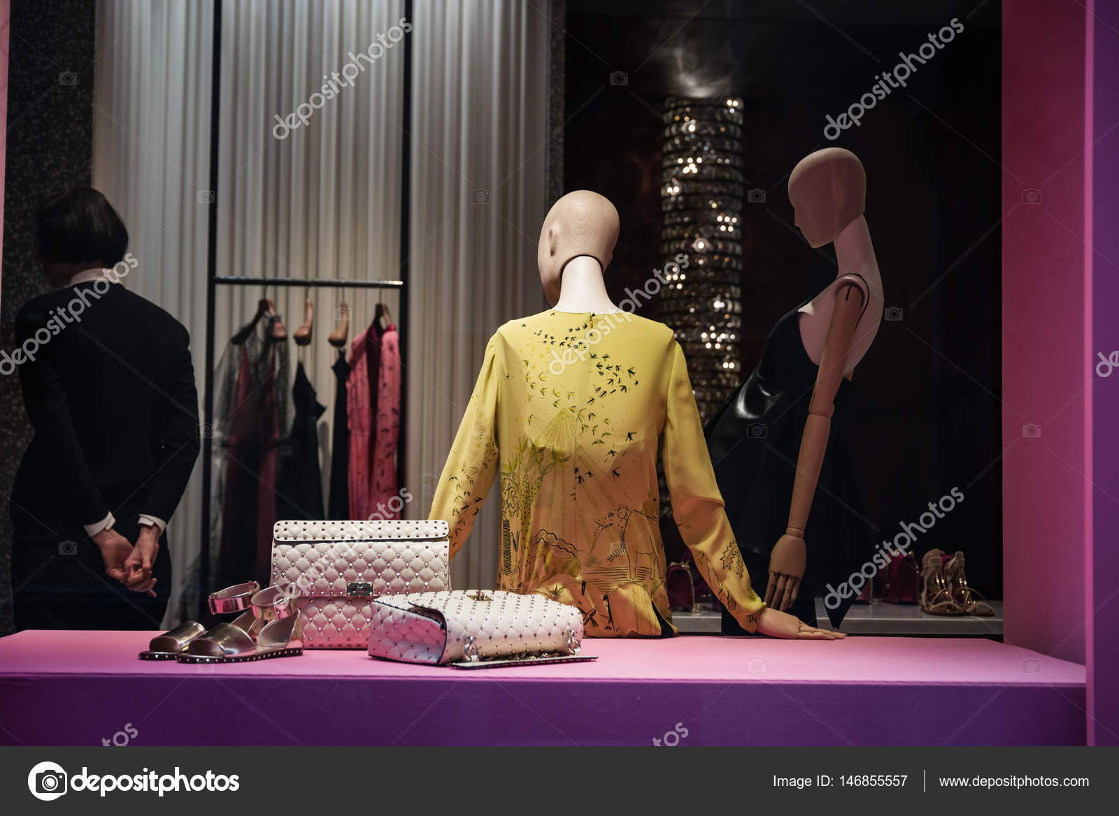 Italy - February 28, 2017: Shop window of a Valentino shop in Milan - Montenapoleone area, Italy. Few days after Milan Fashion Week. Valentino Spring Summer 2017 Collection. Mannequins – Stock Editorial Photo © Casimiro_PT #146855557