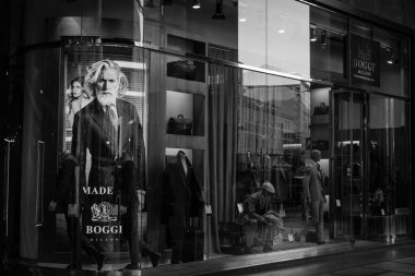 Milan - 9 Ekim 2016: Boggi mağaza Milano'da