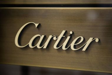 Milan, İtalya - 24 Eylül 2017: Cartier mağazası Milan. Moda Haftası Cartier alışveriş