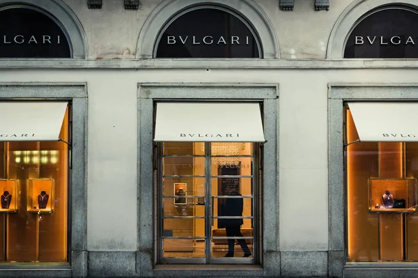 Milano, 24 settembre 2017: negozio Bulgari a Milano. Settimana della moda Bvlgari shopping — Foto Stock