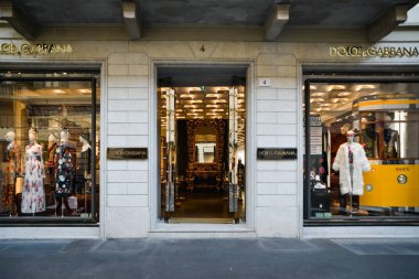 Milan, İtalya - 24 Eylül 2017: Dolce Gabbana mağaza Milano'da