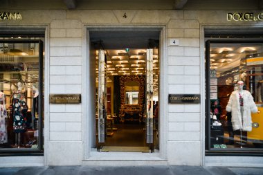 Milan, İtalya - 24 Eylül 2017: Dolce Gabbana mağaza Milano'da