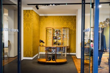 Milan, İtalya - 24 Eylül 2017: Dolce Gabbana mağaza Milano'da