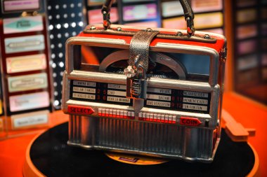 Milan, İtalya - 24 Eylül 2017: Dolce Gabbana mağaza Milano'da