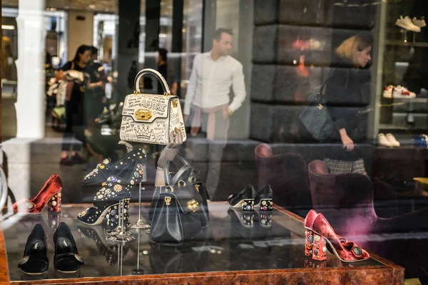 Milão, Itália - 24 de setembro de 2017: loja Dolce Gabbana em Milão — Fotografia de Stock