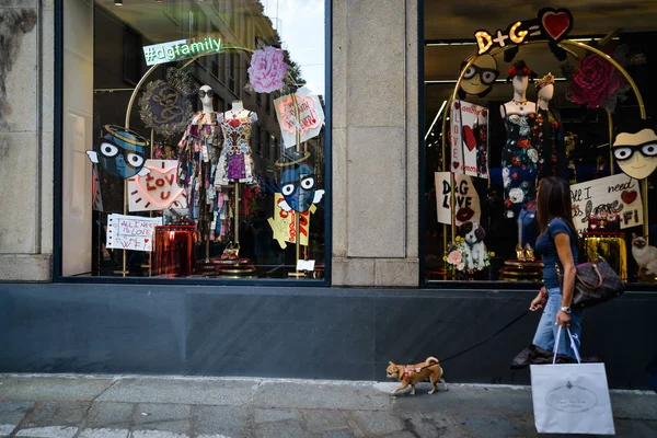 Milan, İtalya - 24 Eylül 2017: Dolce Gabbana mağaza Milano'da — Stok fotoğraf