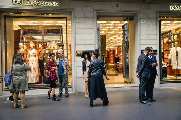 Milan, İtalya - 24 Eylül 2017: Dolce Gabbana mağaza Milano'da — Stok fotoğraf