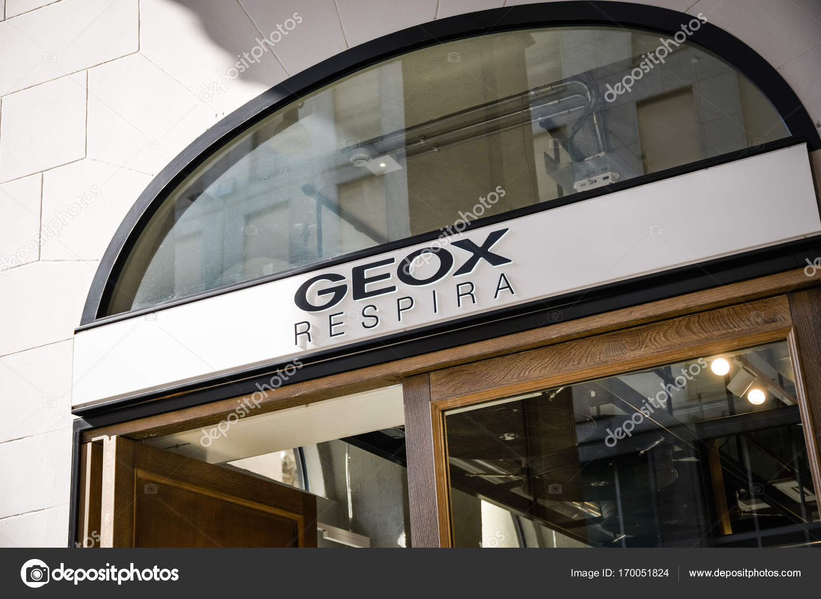 geox store