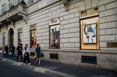 Milan, İtalya - 24 Eylül 2017: - Milan'da depolamak
