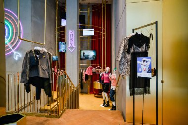 Milan, İtalya - 24 Eylül 2017: Ben Blues mağaza Milano'da. Burak