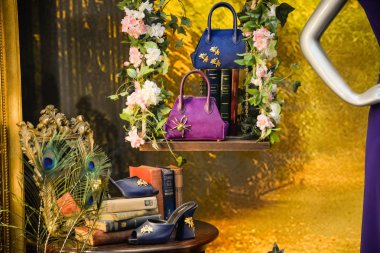 Milan, İtalya - 24 Eylül 2017: La Perla mağaza Milano'da. Fas