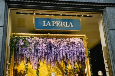 Milan, İtalya - 24 Eylül 2017: La Perla mağaza Milano'da. Fas