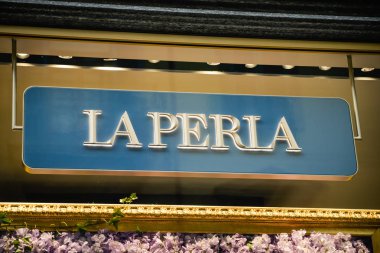 Milan, İtalya - 24 Eylül 2017: La Perla mağaza Milano'da. Fas