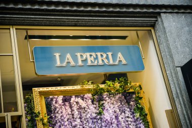 Milan, İtalya - 24 Eylül 2017: La Perla mağaza Milano'da. Fas