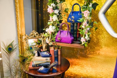 Milan, İtalya - 24 Eylül 2017: La Perla mağaza Milano'da. Fas