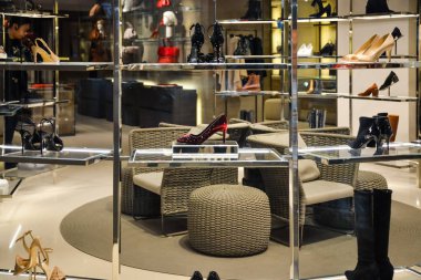 Milan, İtalya - 24 Eylül 2017: Max Mara mağaza Milano'da. Fas