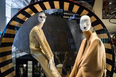 Milan, İtalya - 24 Eylül 2017: Max Mara mağaza Milano'da. Fas