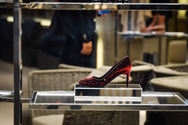 Milan, İtalya - 24 Eylül 2017: Max Mara mağaza Milano'da. Fas