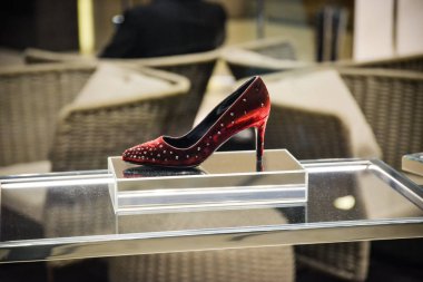 Milan, İtalya - 24 Eylül 2017: Max Mara mağaza Milano'da. Fas