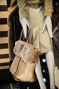 Milan, İtalya - 24 Eylül 2017: Max Mara mağaza Milano'da. Fas