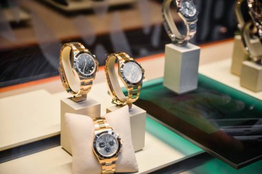 Milan, İtalya - 24 Eylül 2017: Rolex mağaza Milano'da. Fashio
