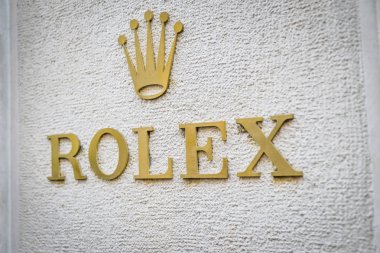 Milan, İtalya - 24 Eylül 2017: Rolex mağaza Milano'da. Fashio