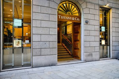 Milan, İtalya - 24 Eylül 2017: Tiffany Milano deposunda. Burak
