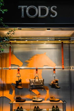 Milan, İtalya - 24 Eylül 2017: Tod's mağaza Milano'da. Fashio