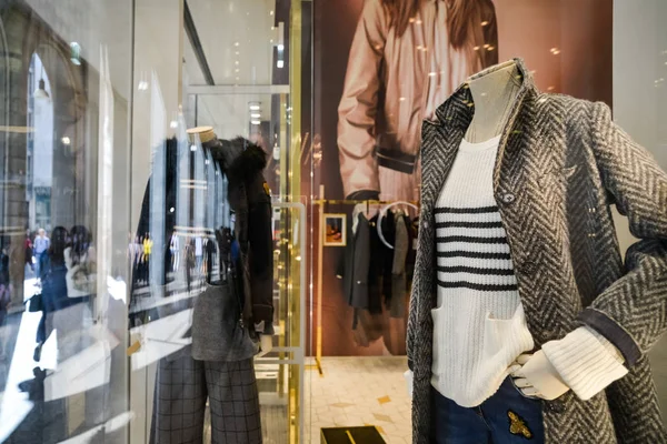 Milan, İtalya - 24 Eylül 2017: Penny Black mağaza Milano'da. 