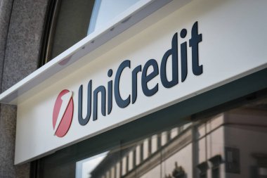 Milan, İtalya - 24 Eylül 2017: Unicredit Bankası Milano