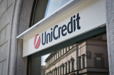 Milan, İtalya - 24 Eylül 2017: Unicredit Bankası Milano